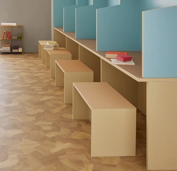 Wykładzina PVC FORBO 98513UP43C Contrasted shaped wood Modul'up Compact - Rolka - 2  mm