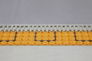 Schlüter STRDHPS5MA Szybko ułożone dzięki samoprzylepnej technologii Peel & Stick DITRA-HEAT-PS - 800 mm - 980 mm - 5 mm