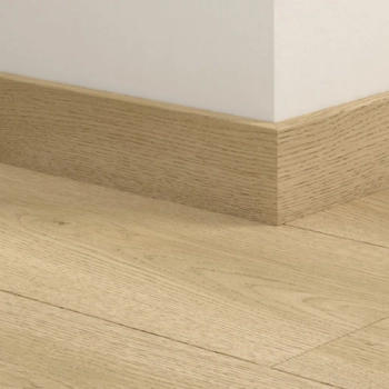 Dopasowana kolorystycznie listwa przypodłogowa Pergo™ PGVSK40302 Dąb Błotny Naturalny - Listwa - 2400 mm - 12 mm - 58 mm