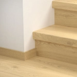 Laminowane nakładki na schody - Classic Quick-Step QSSTRBCLM05802 Dąb pustynny beżowo-szary - 1150 mm - 113 mm - 59 mm