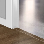 Profil Incizo Quick-Step QSINCP03582 Dąb Newcastle brązowy - Profil - 2150 mm - 48 mm - 13 mm