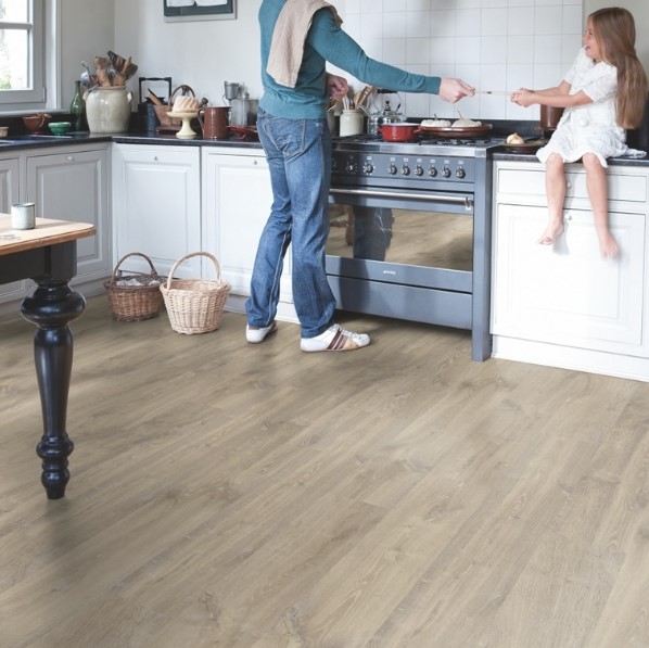 Czy można stawiać meble na panele winylowe?